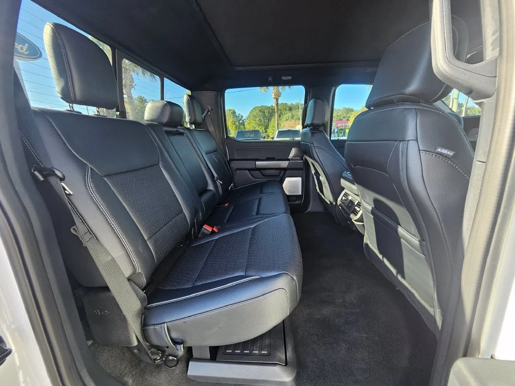 New 2026 Oxford White Ford Lariat® image 30