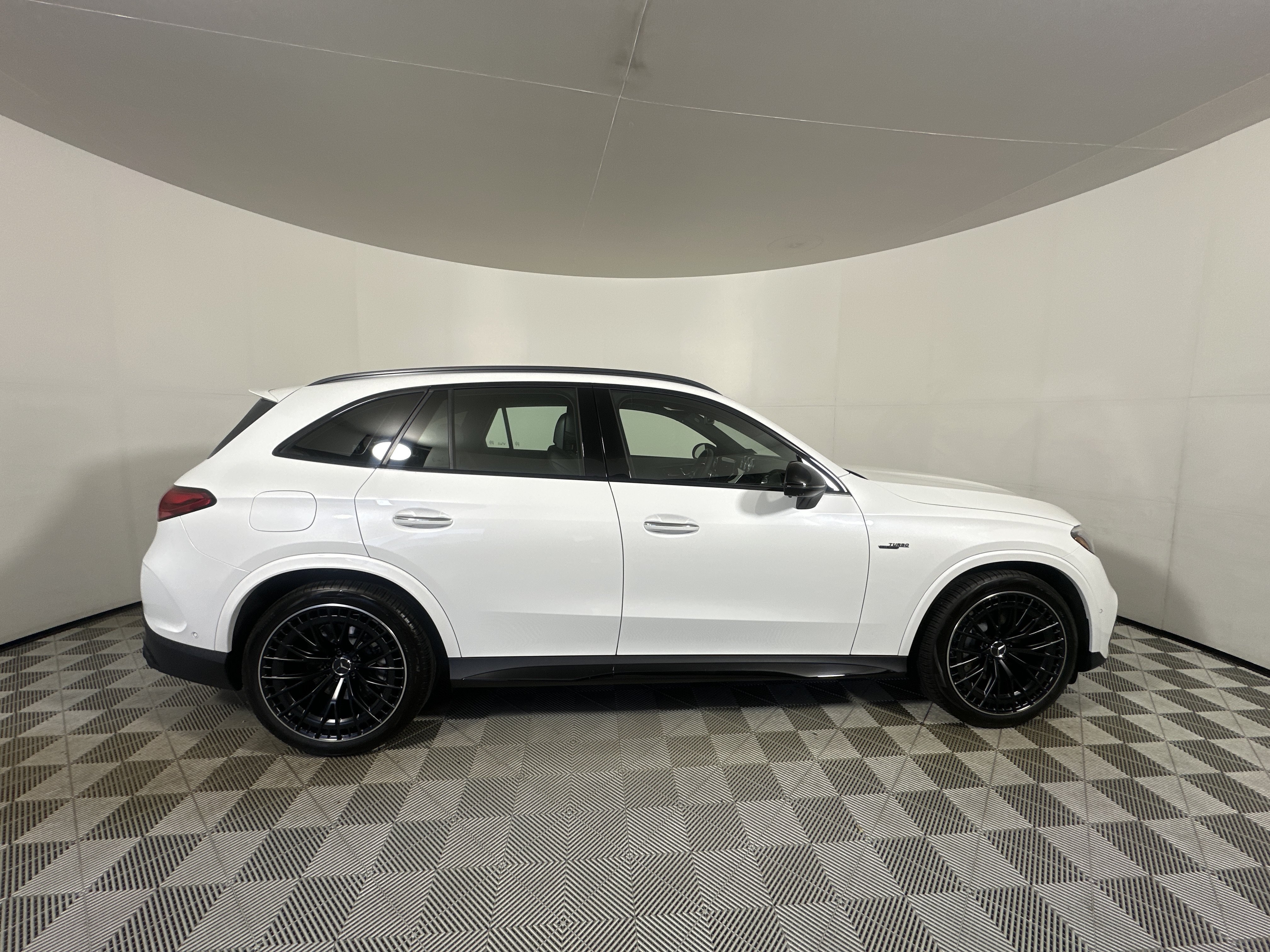 Used 2025  Mercedes-Benz AMG® GLC 43 image 8