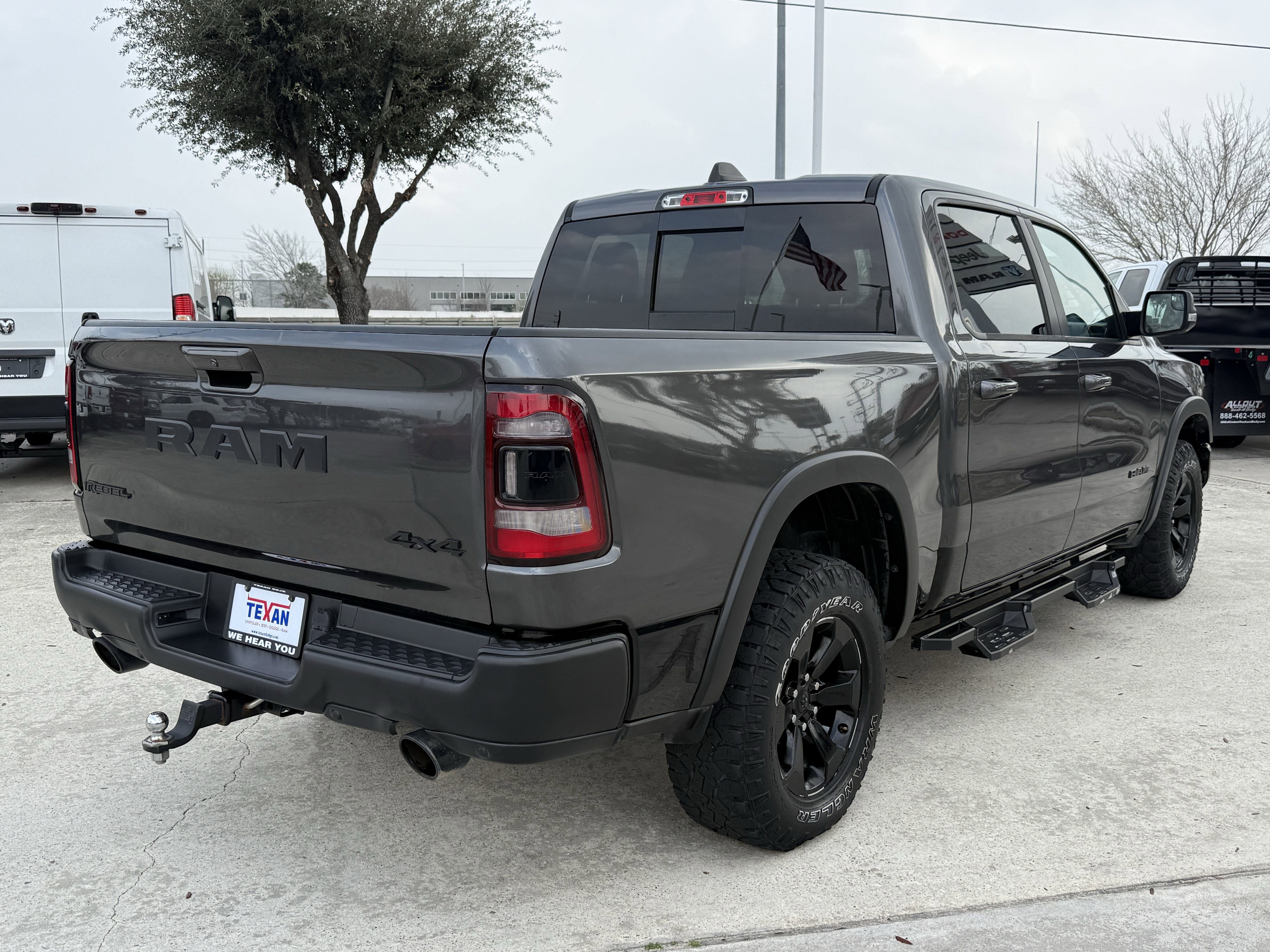Used 2019 Granite Crystal Metallic Clearcoat Ram  image 4