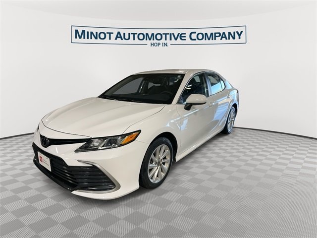 2023 Toyota Camry LE photo 4