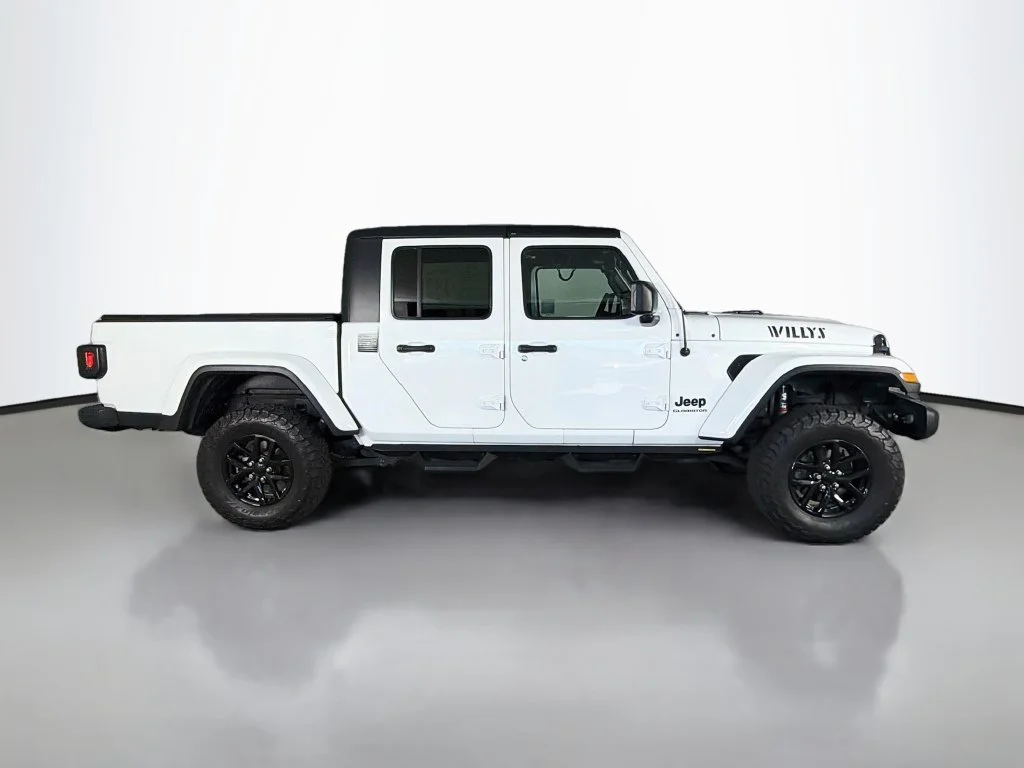 Used 2021 White Jeep Willys image 8