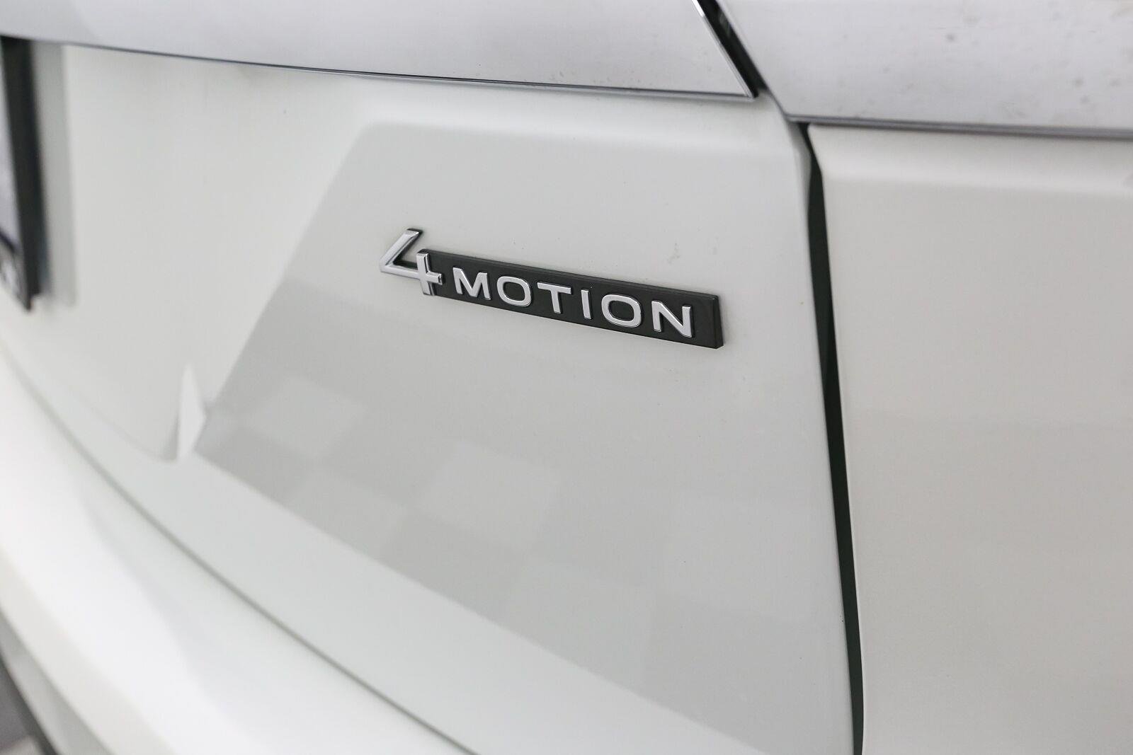 Used 2025 WH Volkswagen 2.0T SEL image 13