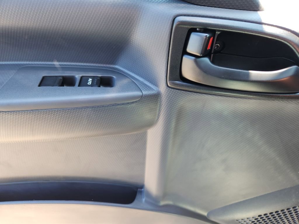 New 2024 Arc White Chevrolet MEDIUM ASH GRAY image 16