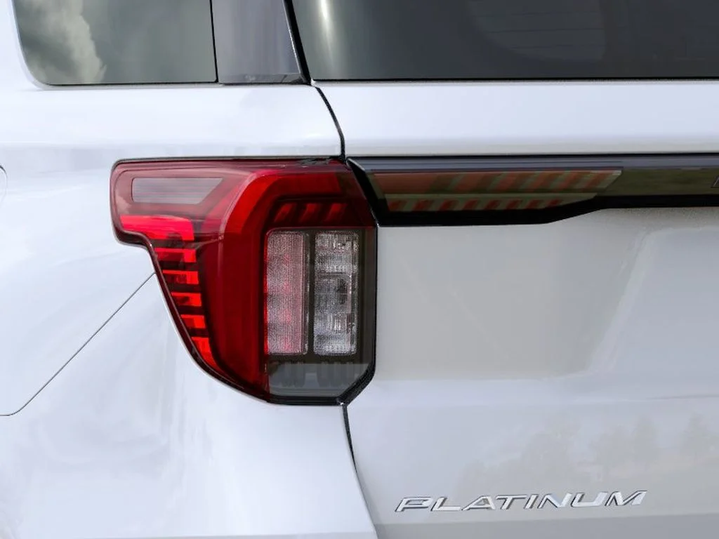 New 2027 Star White Metallic Tri-Coat Ford Platinum™ image 21