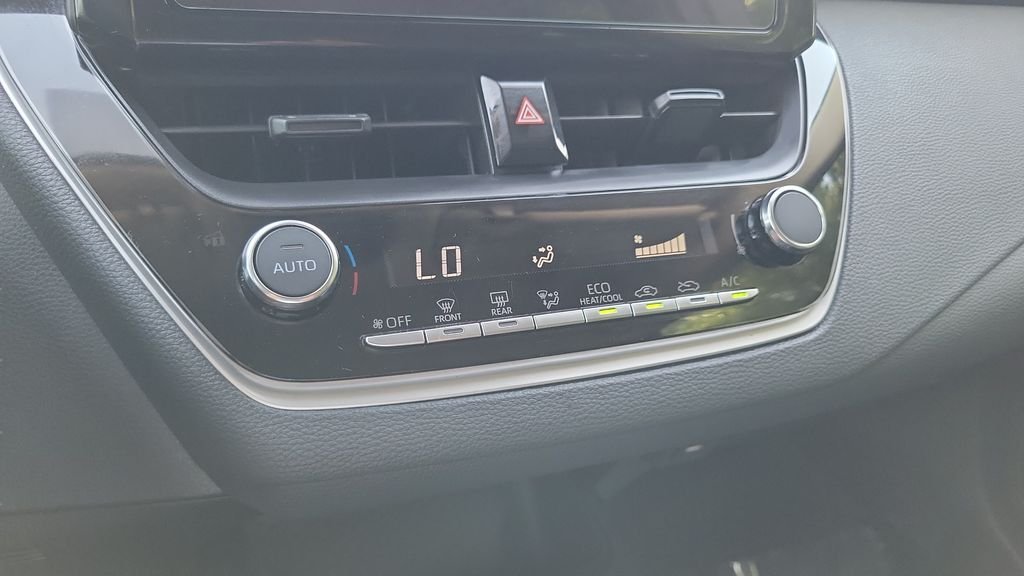 Certified Used 2025  Toyota LE image 18
