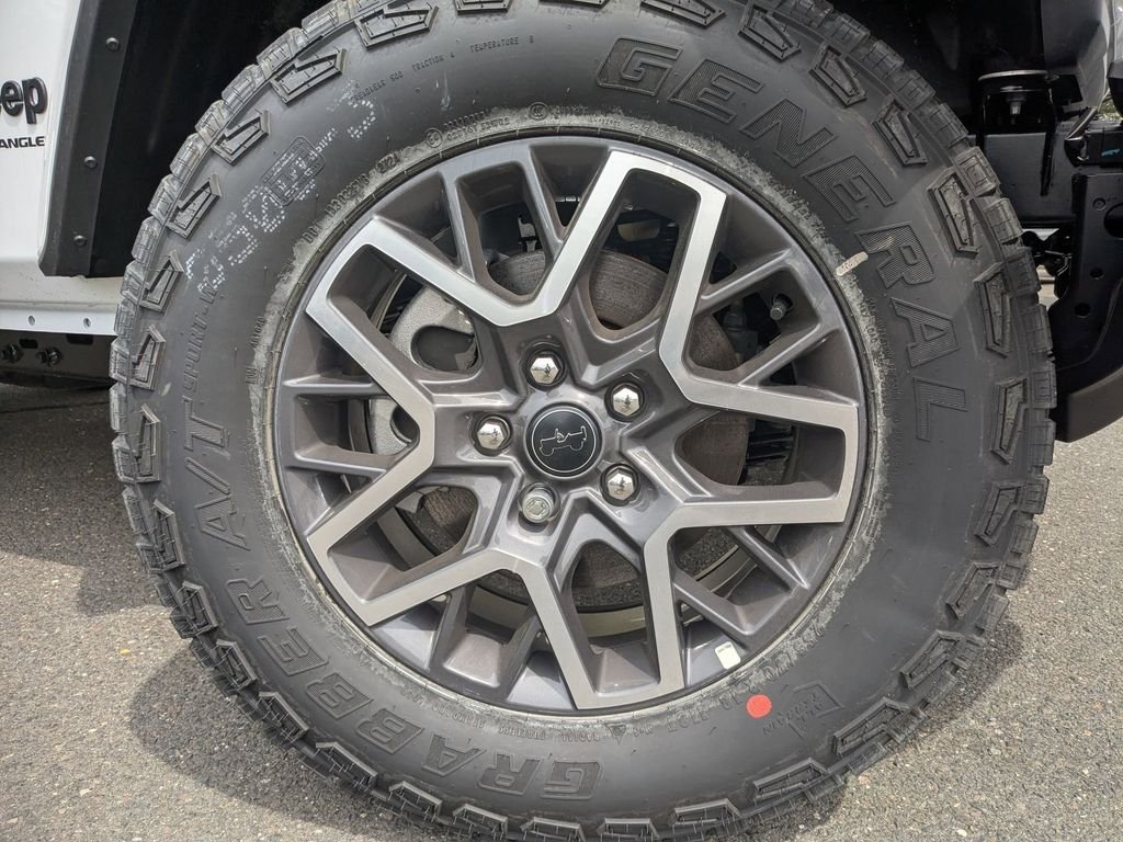 2025 Jeep Wrangler 4-Door Sahara - Photo 9