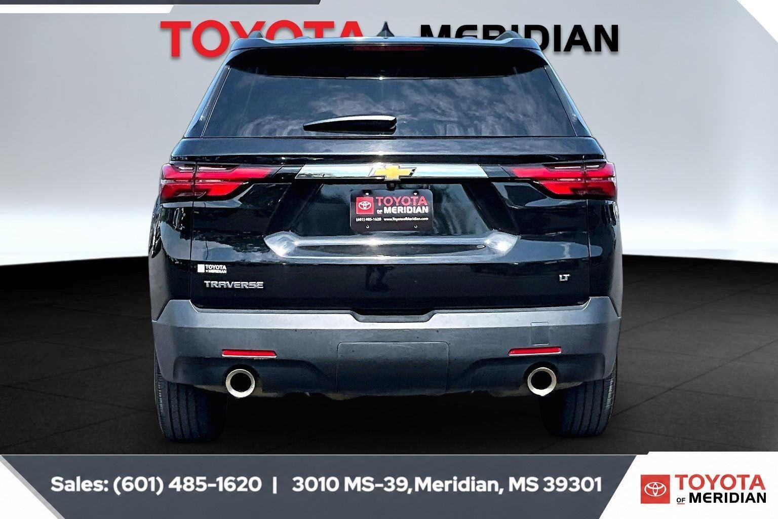 Used 2023 Mosaic Black Metallic Chevrolet LT Cloth image 4