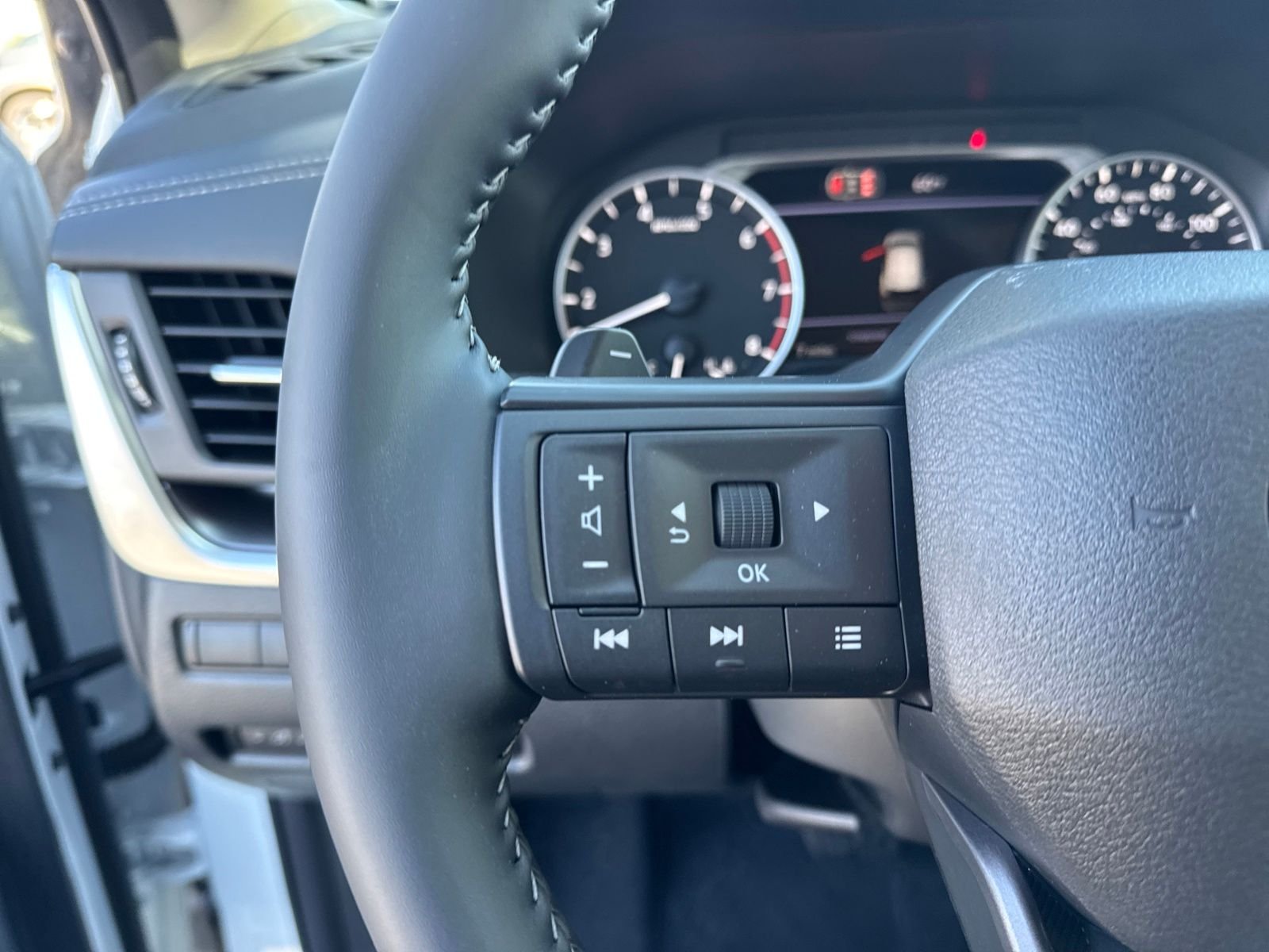 New 2026 Nissan Rogue SV 4D Sport Utility