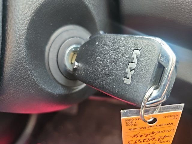 2023 Kia Forte LXS - Photo 17