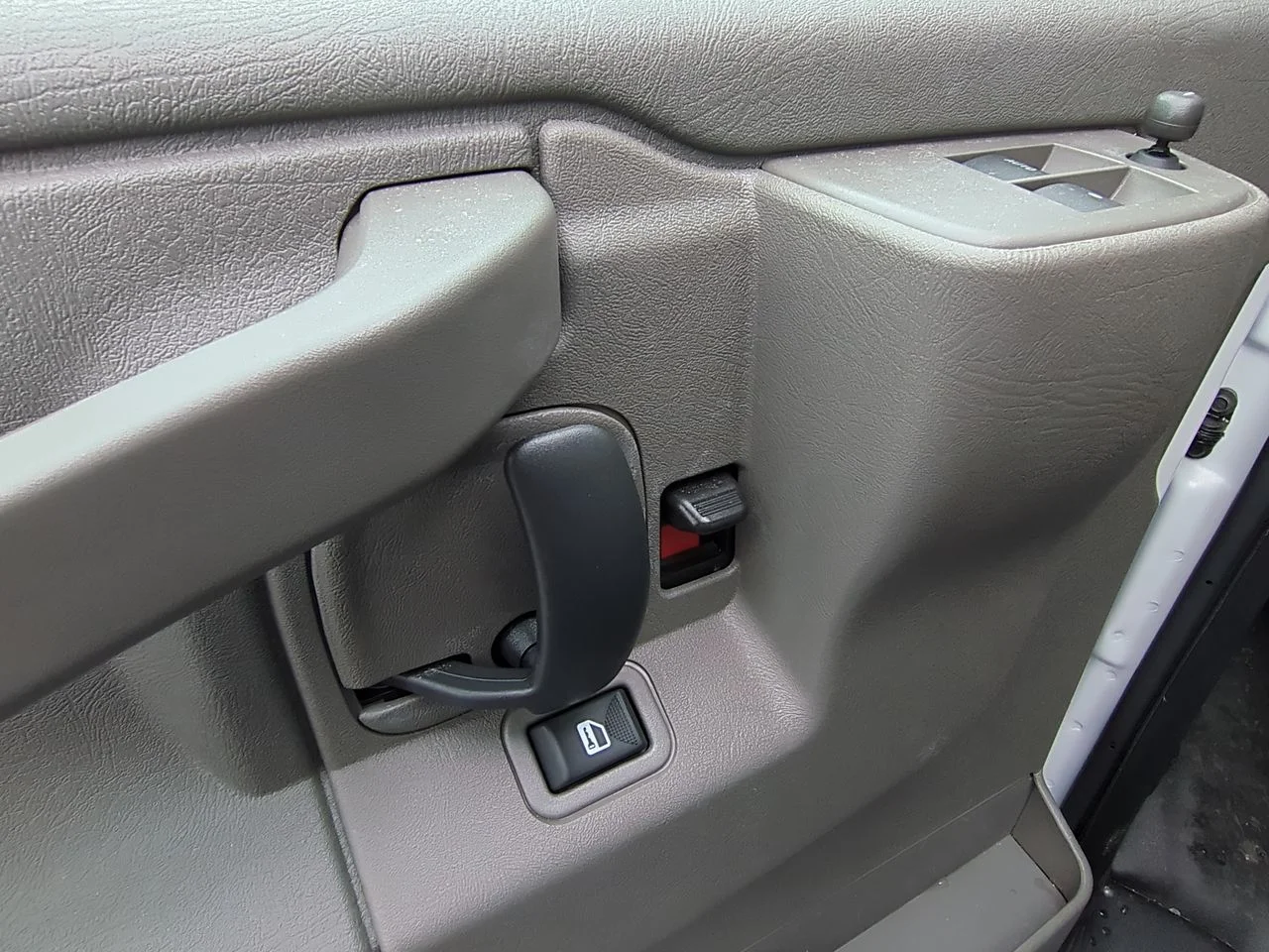2025 Chevrolet Express Cargo Work Van - Photo 82