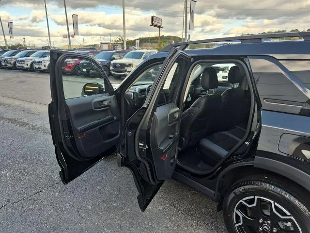 New 2025 Shadow Black Ford Outer Banks® image 15