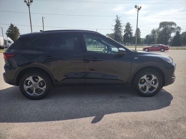 Certified Used 2025 Black Metallic Ford ST-Line Select image 7