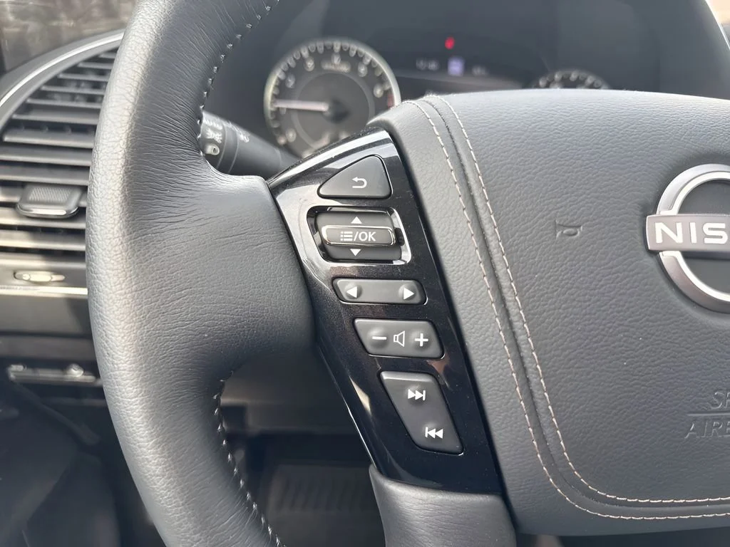 Used 2023 Maroon Nissan Platinum image 19