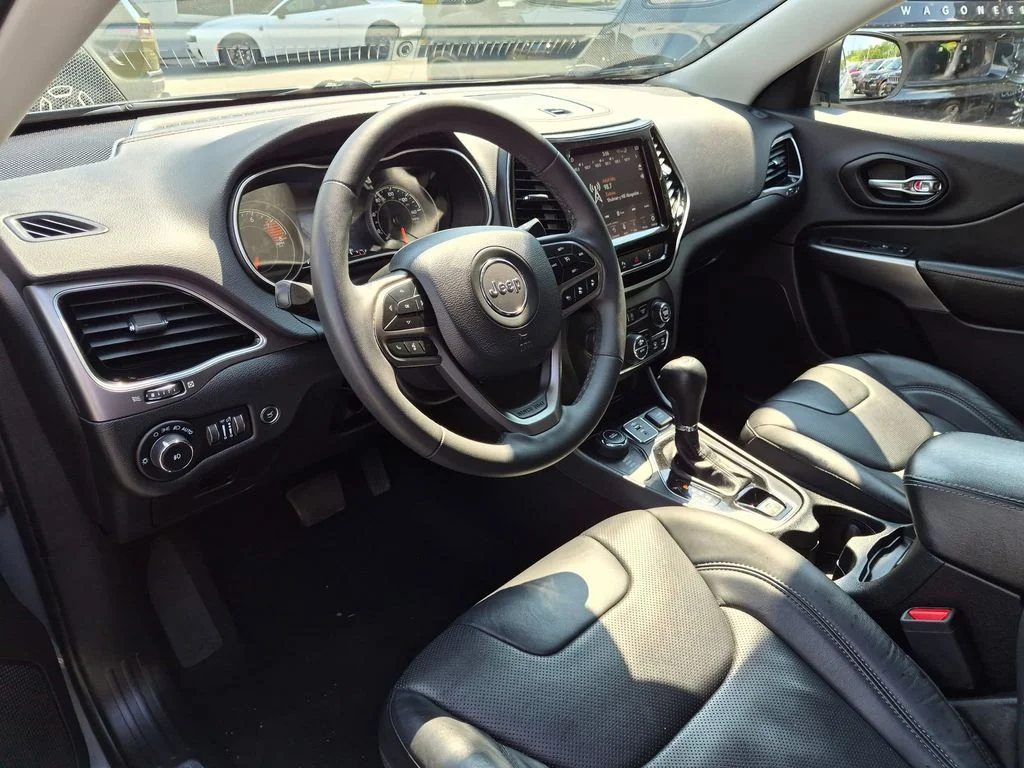 Used 2021 Gray Jeep Limited image 13