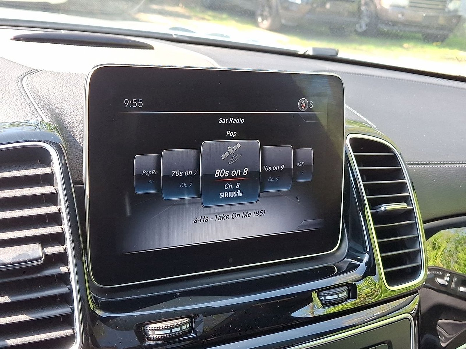 Used 2019 Iridium Silver Metallic - 775 Mercedes-Benz 4MATIC® image 22