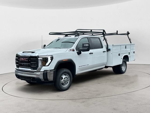 New 2025 GMC Sierra 3500 HD Chassis Cab Pro 4WD Crew Cab