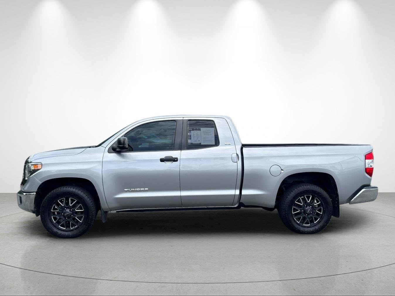 Used 2018 Silver Sky Metallic Toyota SR5 image 2