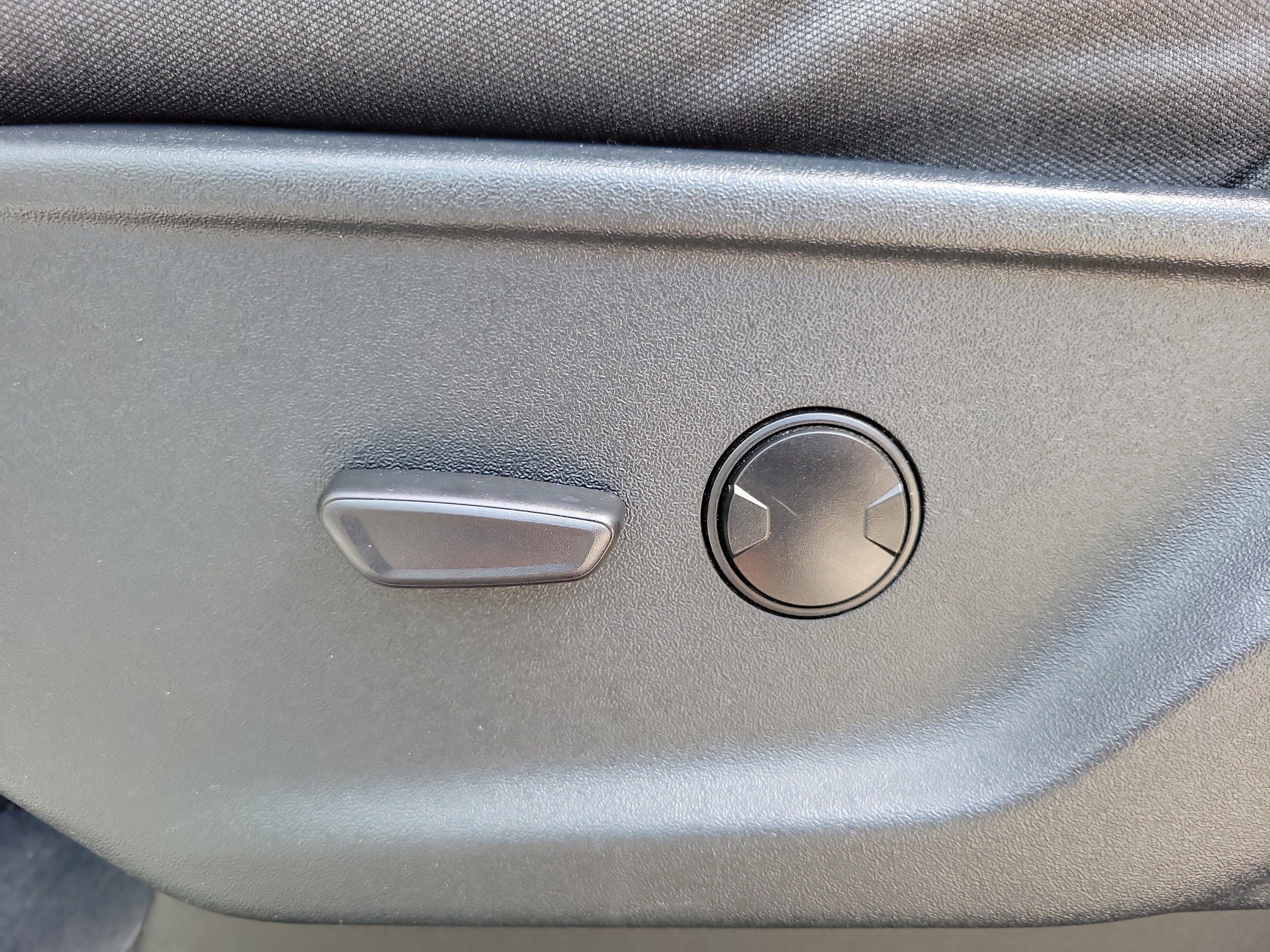 Used 2025 Agate Black Metallic Ford XLT image 20
