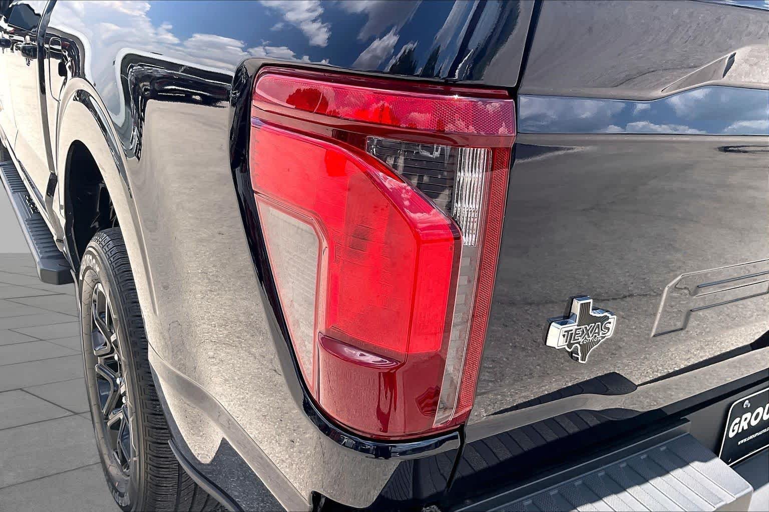 Used 2024 Antimatter Blue Ford XLT image 27