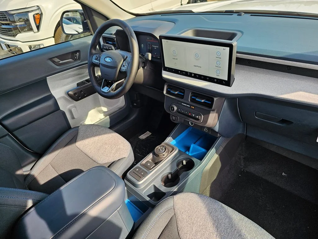 New 2025 Oxford White Ford XLT image 11