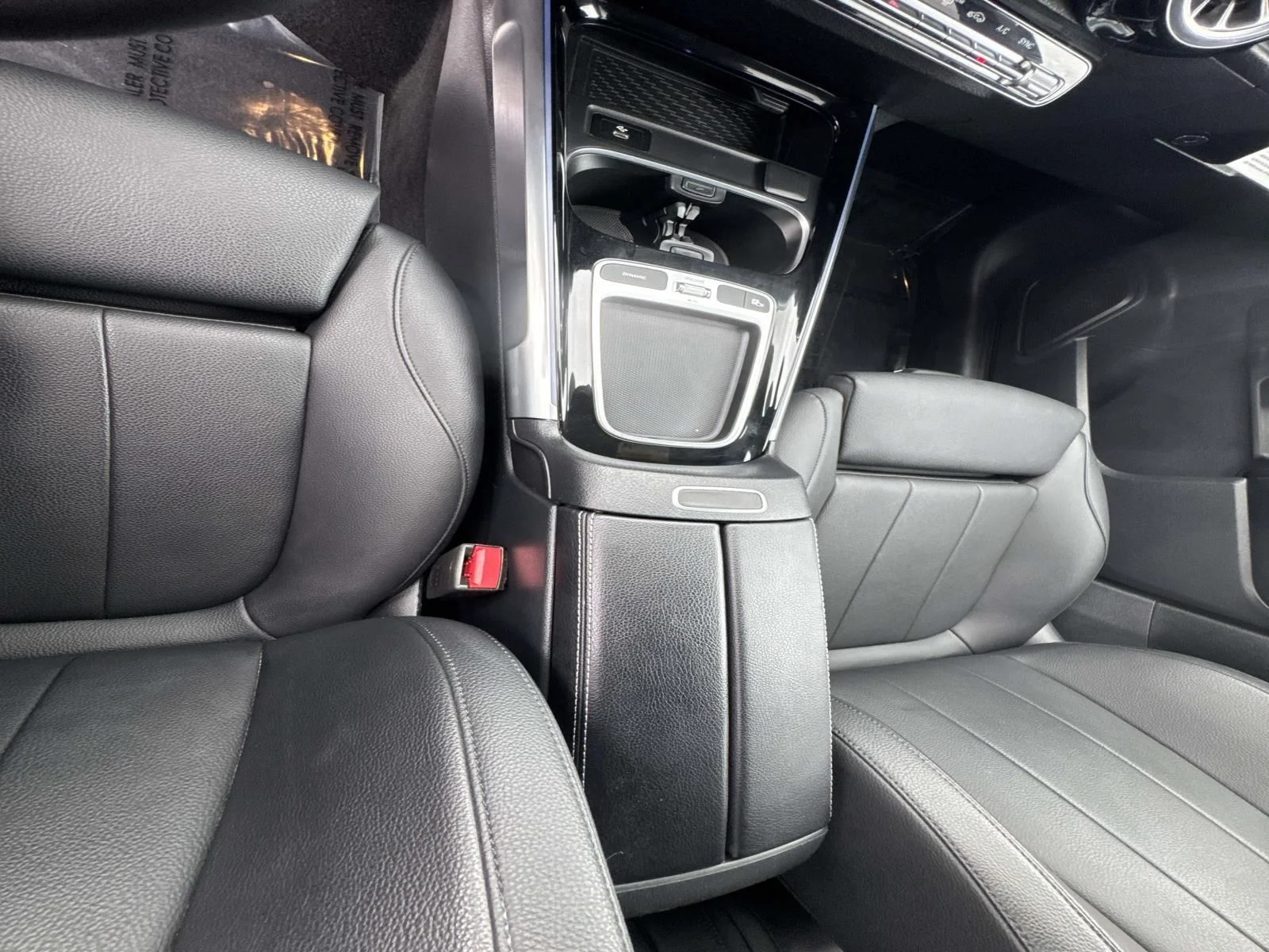 Certified Used 2025 Black Mercedes-Benz GLB 250 image 24