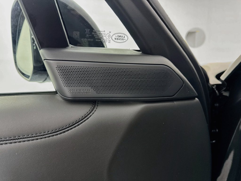 New 2027 Carpathian Grey Land Rover SE image 19