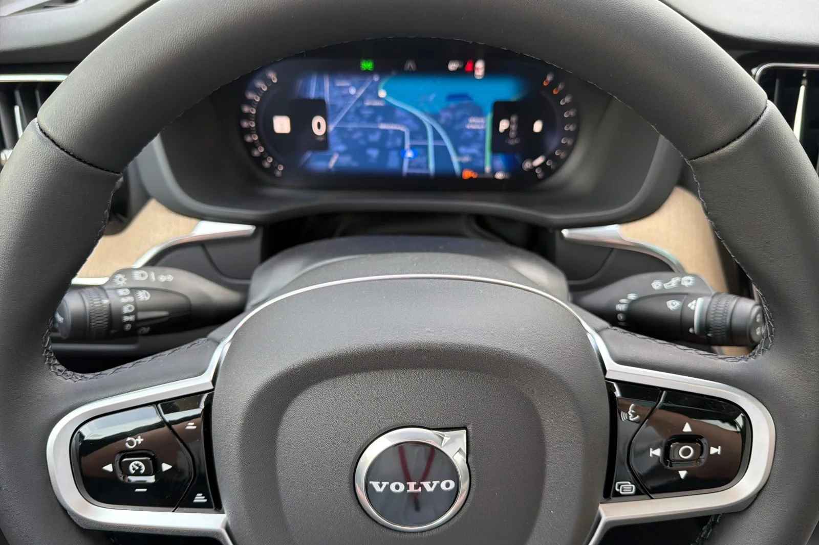 New 2026 CRYSTAL WHITE Volvo Plus image 19