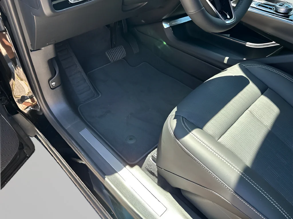2026 Cadillac LYRIQ Premium Sport - Photo 18