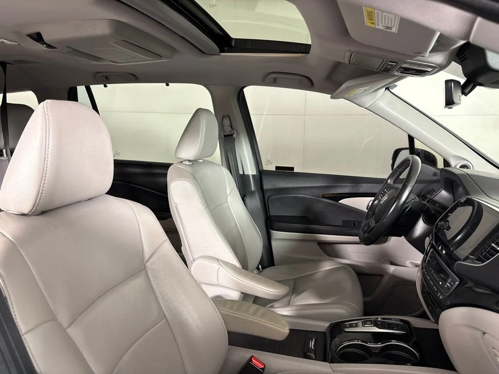 Used 2019 Blue Honda Touring image 20