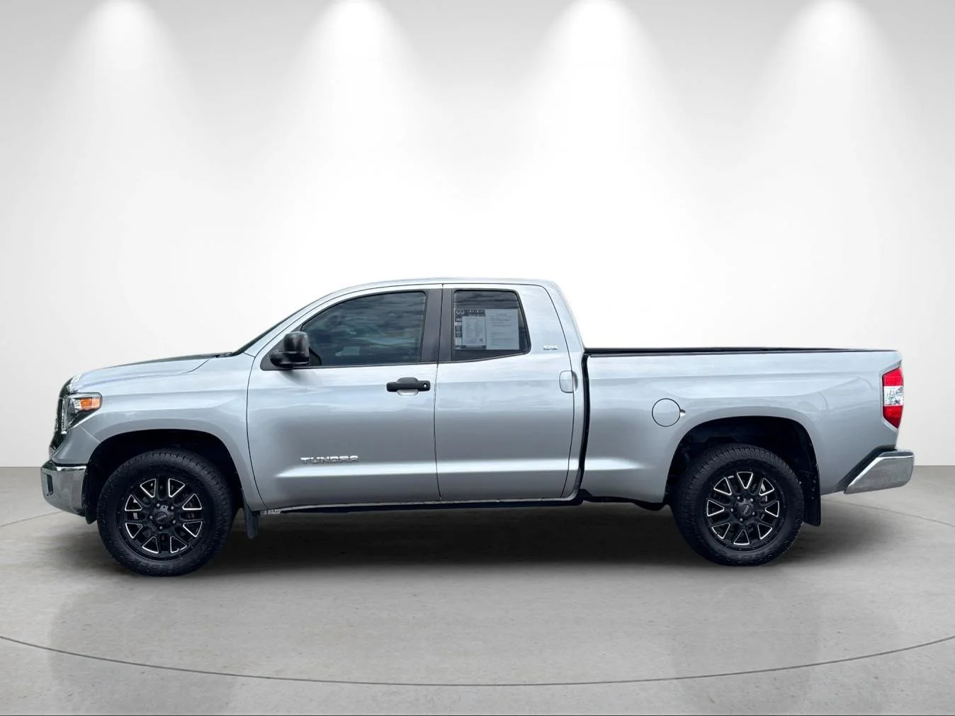 Used 2018 Silver Sky Metallic Toyota SR5 image 2