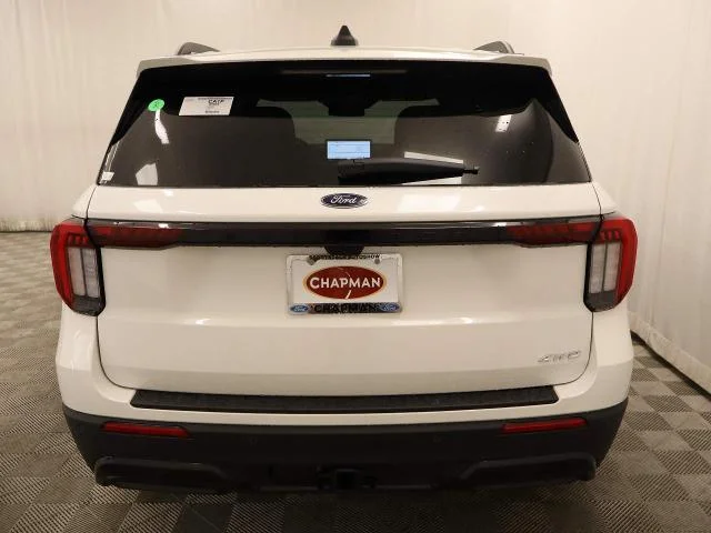 New 2026 Star White Metallic Tri-Coat Ford ST-Line image 21