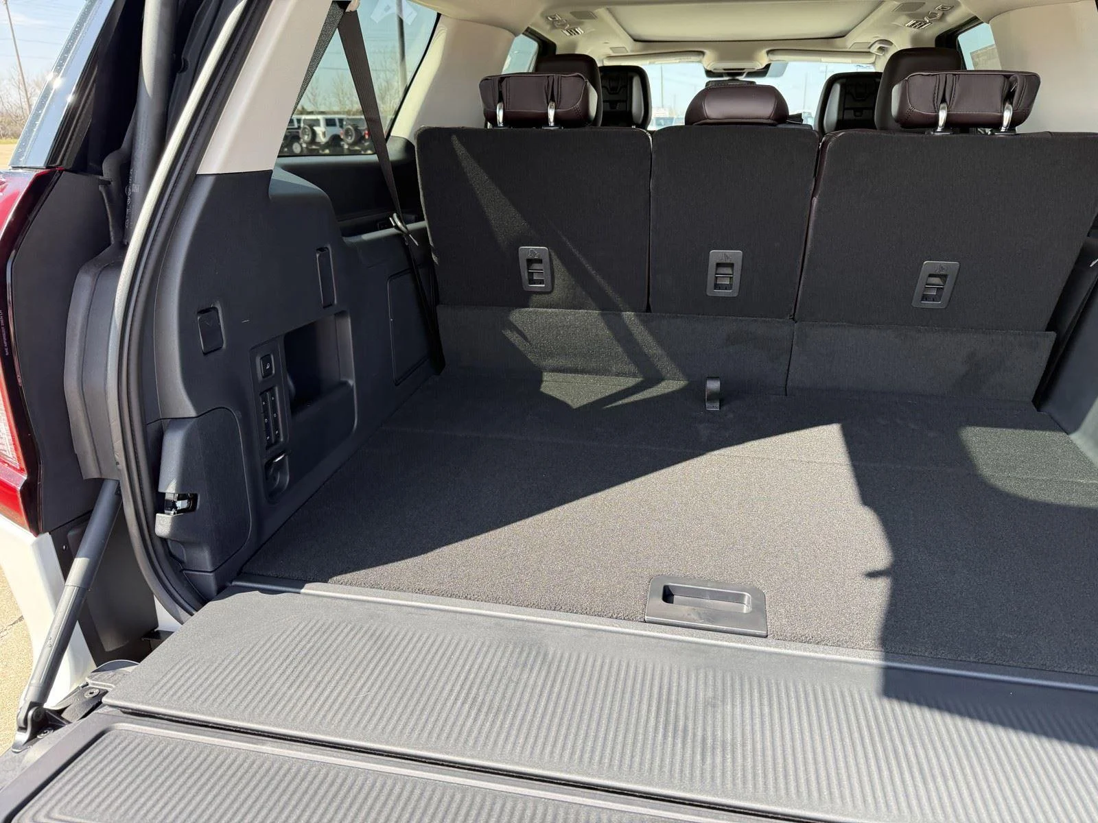 New 2026 Star White Metallic Tri-Coat Ford MAX Platinum® image 12