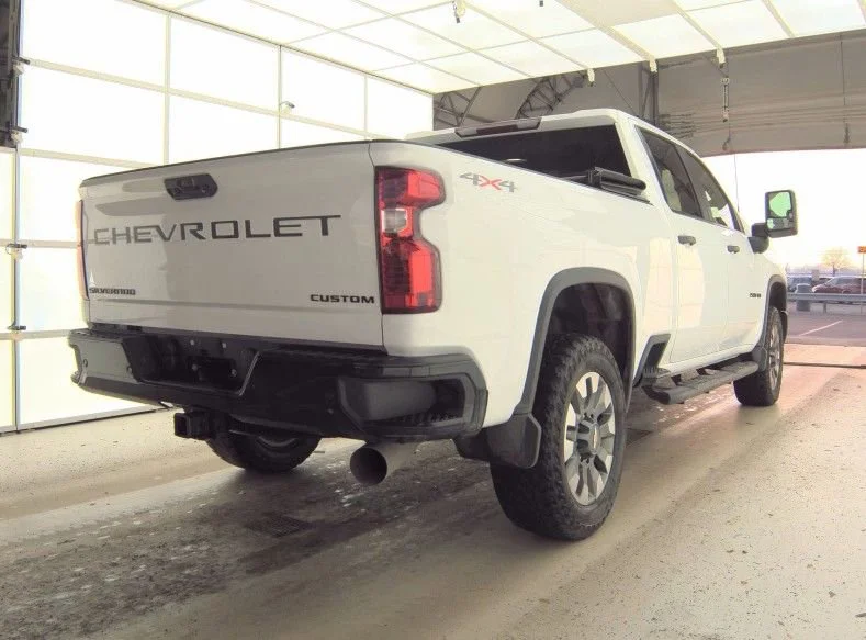 Used 2024 Chevrolet Silverado 2500HD Custom with VIN 2GC4YMEY6R1123027 for sale in Kansas City