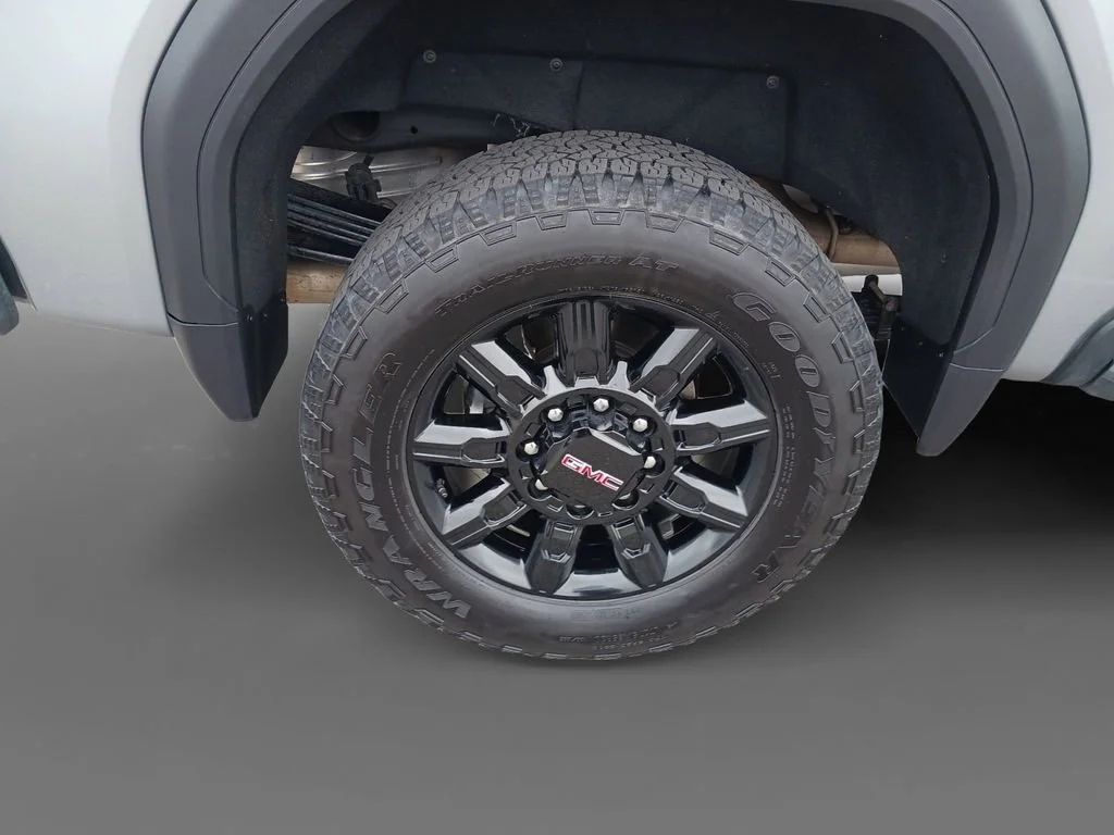 Used 2025 Sterling Metallic GMC AT4 image 10