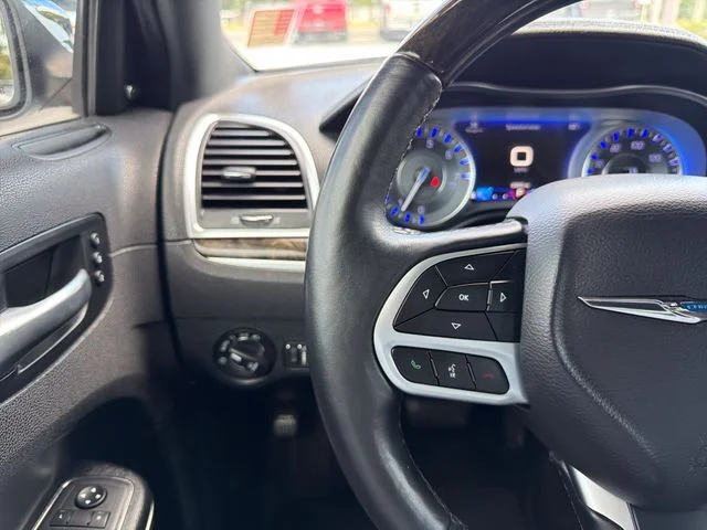 Used 2018 White Chrysler Limited image 26