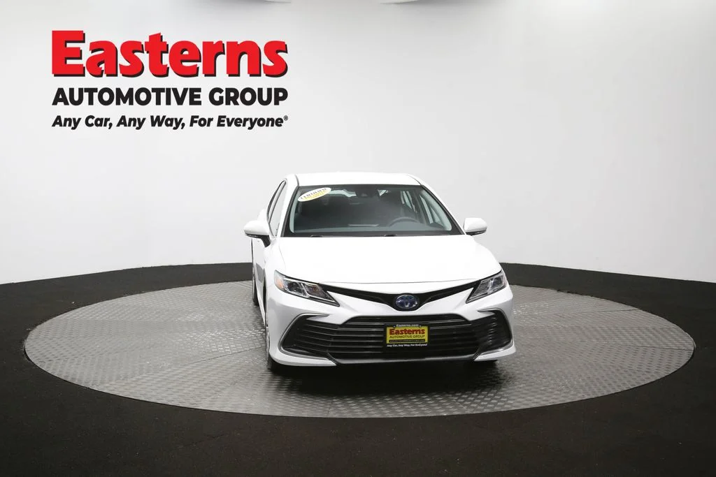 Used 2023 White Toyota LE image 46