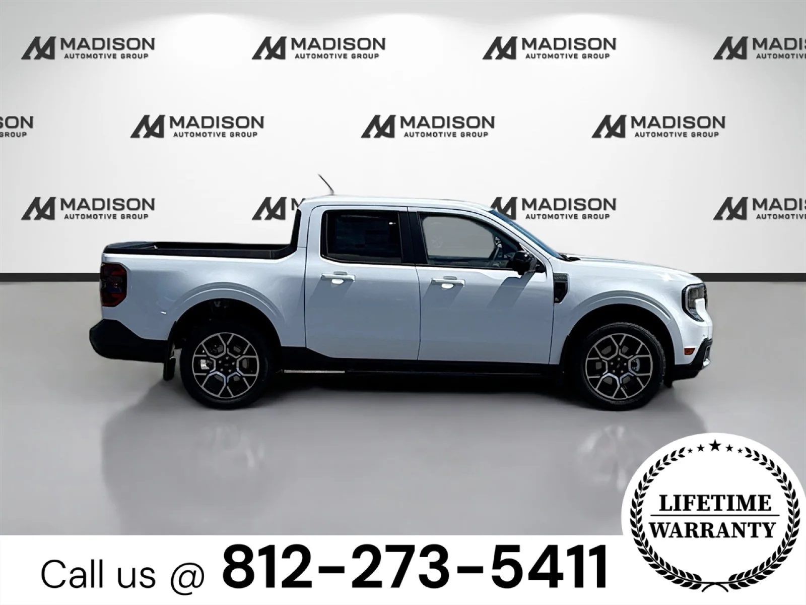 New 2026 Oxford White Ford Lariat® image 4