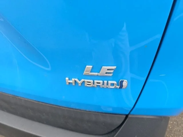 Used 2020 Blue Toyota LE image 11