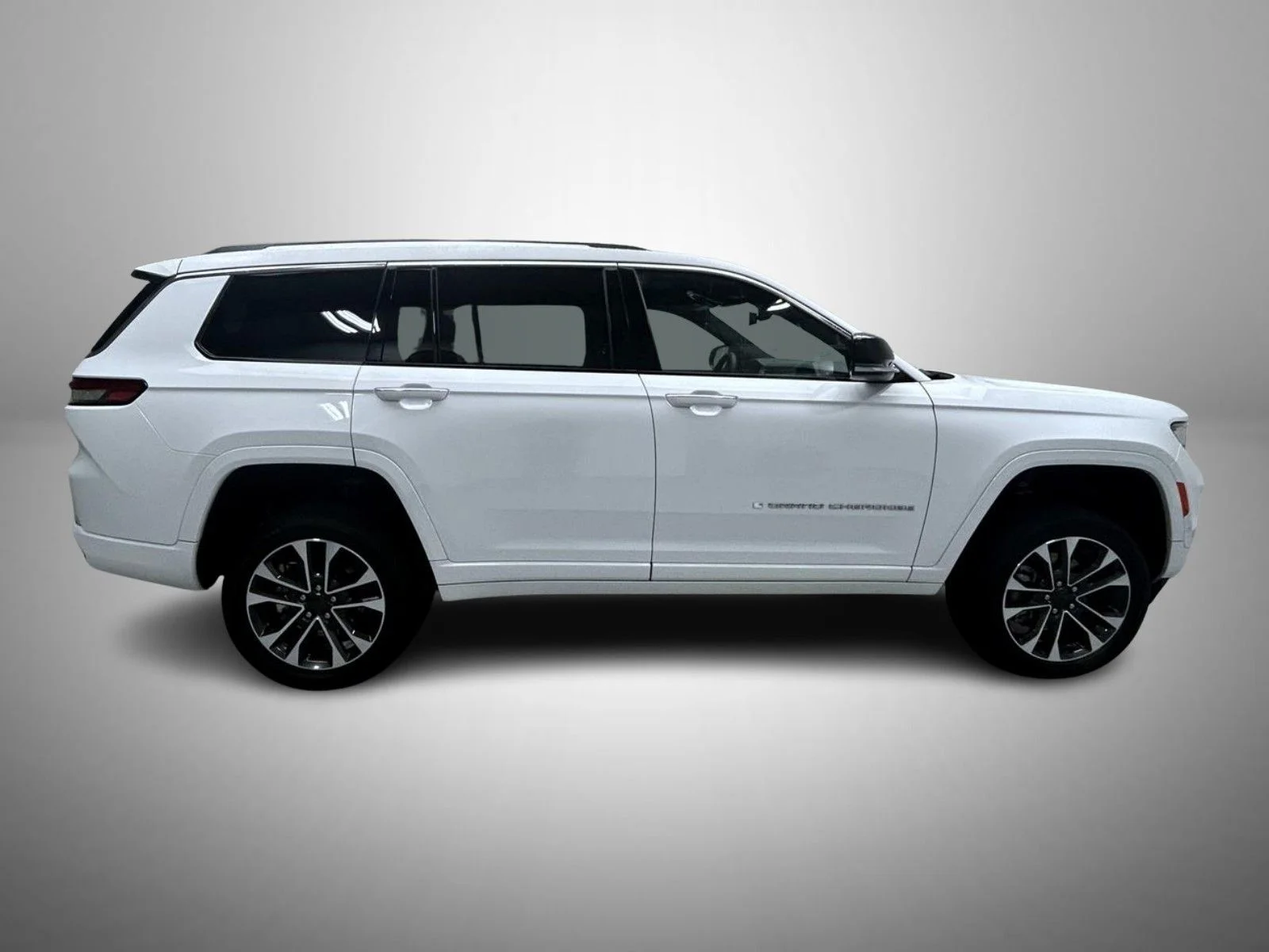 Used 2024 White Jeep Overland image 4