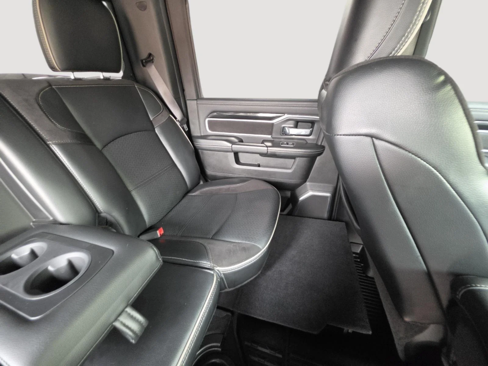 Used 2021 Granite Crystal Metallic Clearcoat Ram Laramie image 31