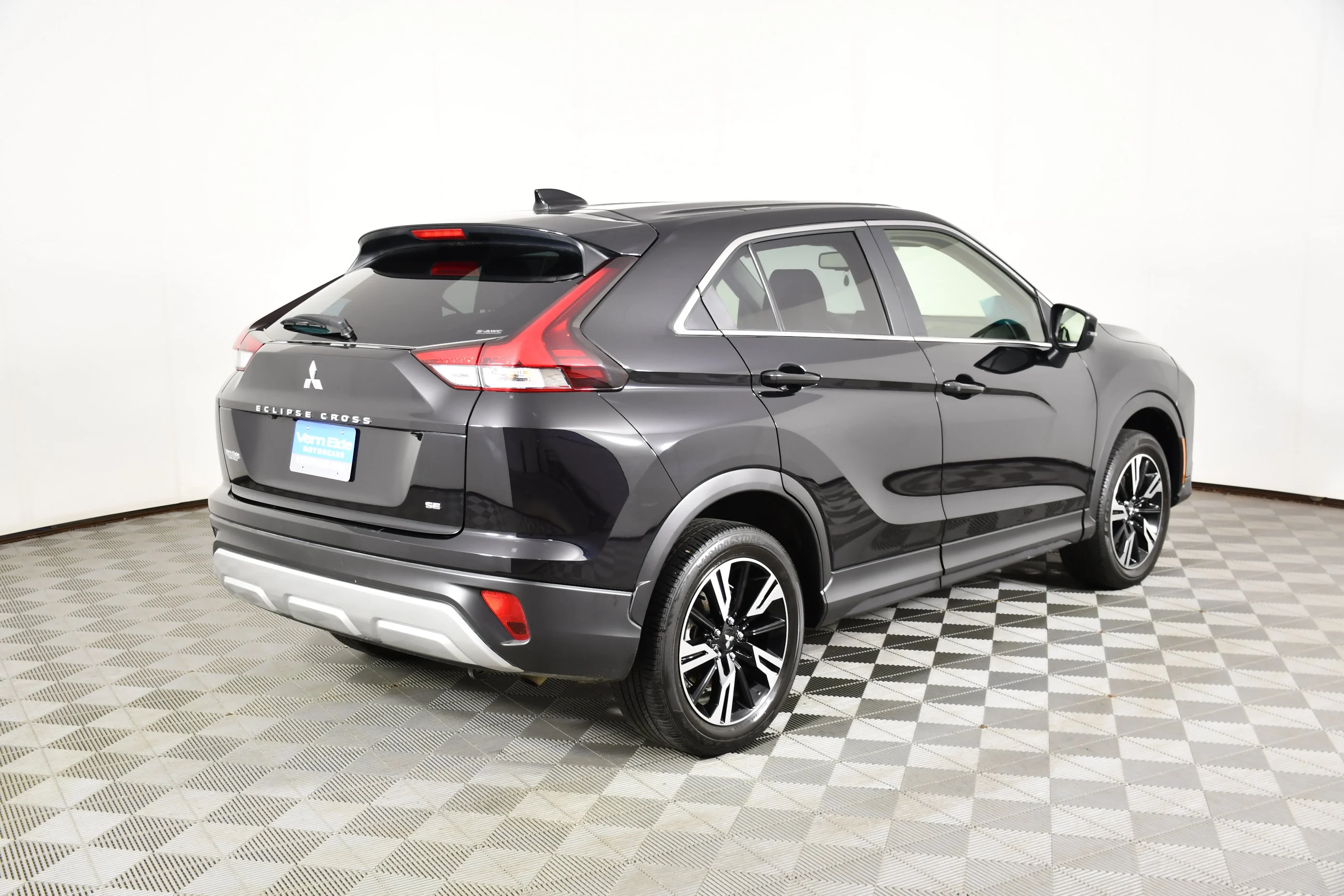 Certified Used 2025 Black Mitsubishi SE image 6