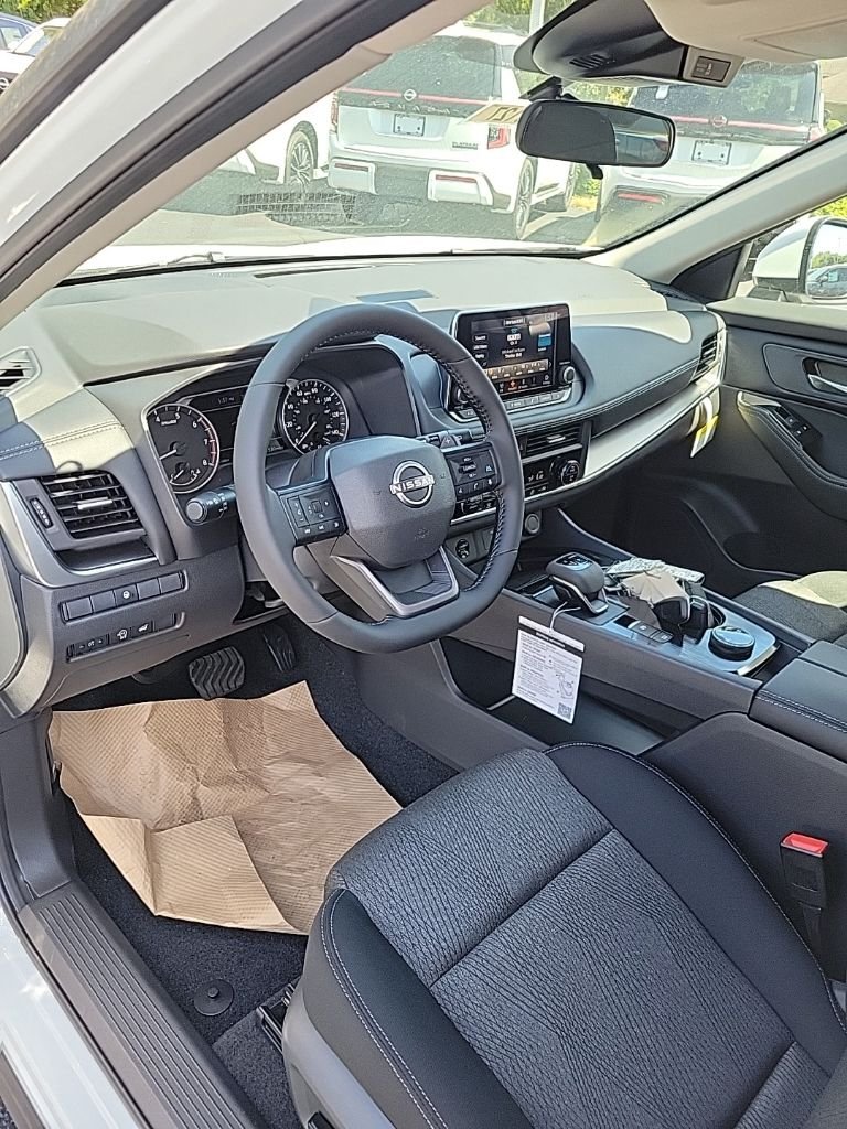 2026 Nissan Rogue SV - Photo 16