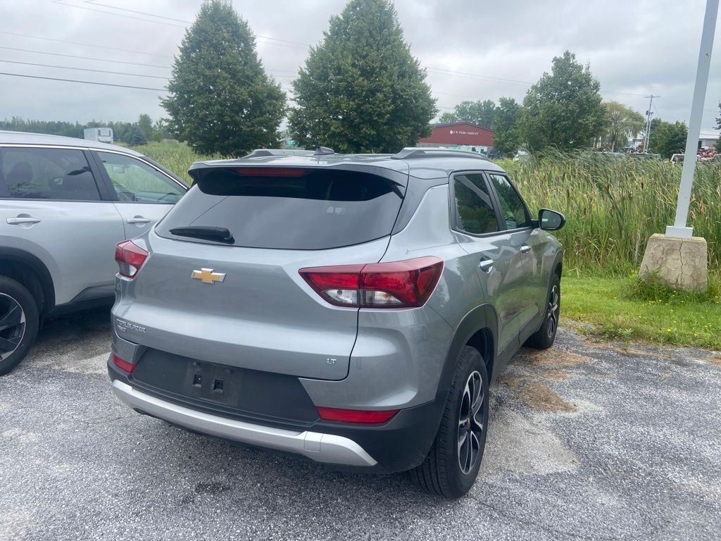 Used 2025 Sterling Gray Metallic Chevrolet LT image 5