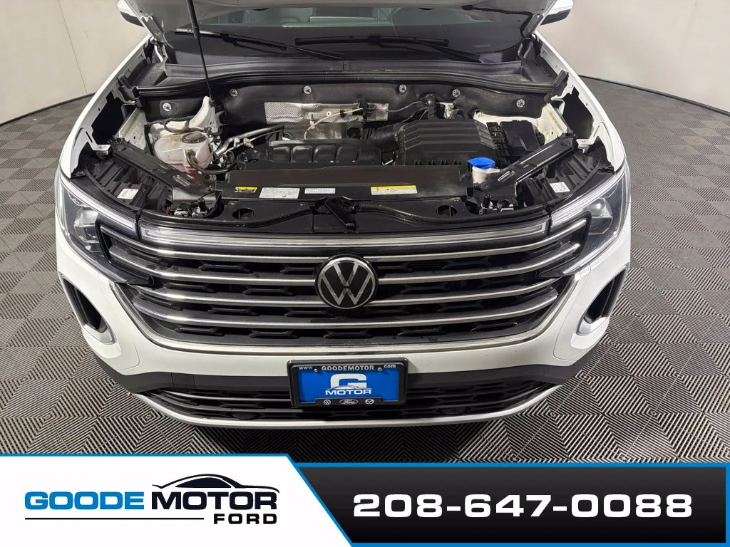 Certified Used 2025 Pure White Volkswagen 2.0T SE image 26