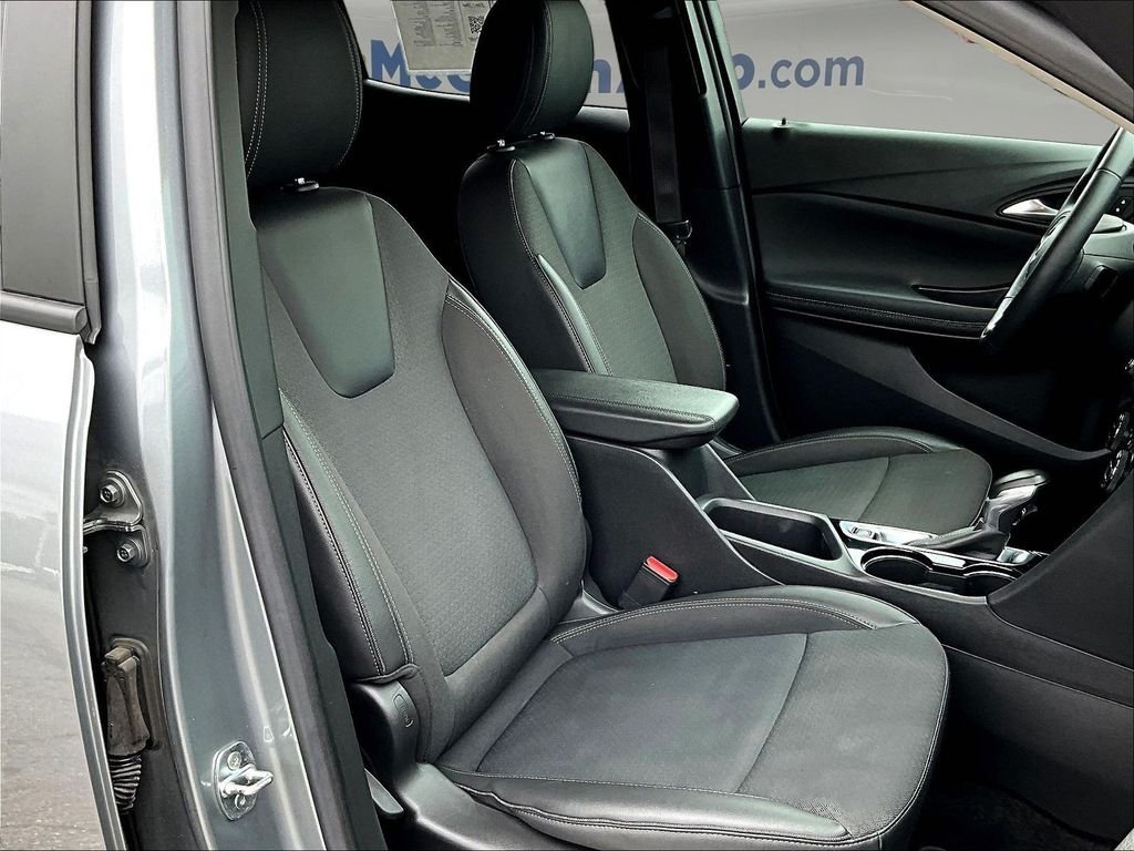Used 2023 Gray Buick Select image 30