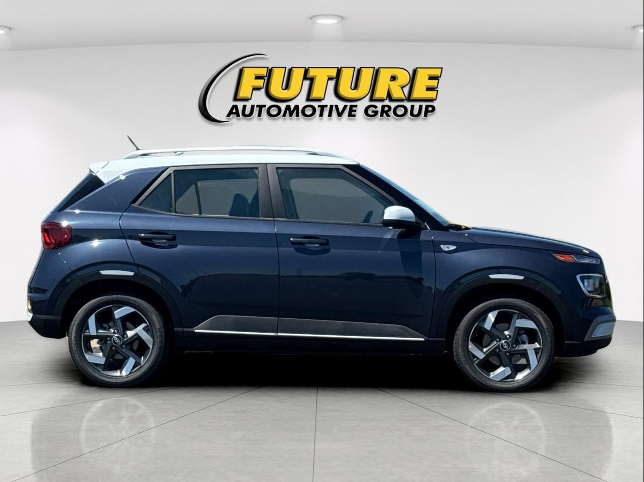 New 2026 White Hyundai SEL w/Two-Tone Roof image 2