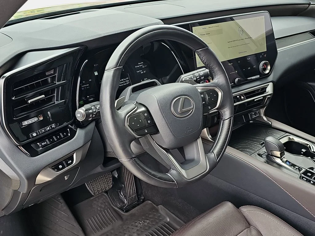 Used 2025 Green Lexus 450h+ Luxury image 17