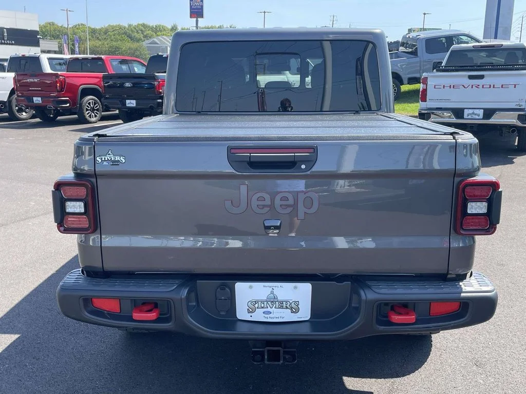 Used 2025 Gray Jeep Rubicon image 4