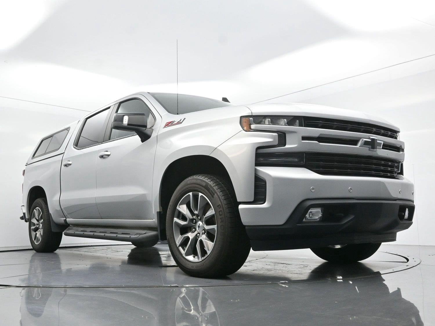 Used 2020 SILVER ICE METALLIC Chevrolet RST image 44