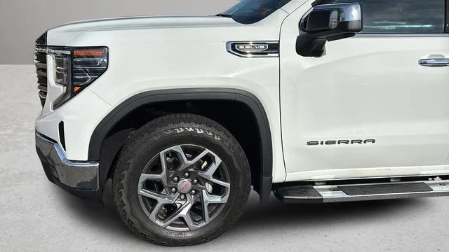 Used 2023 Summit White GMC SLT image 33